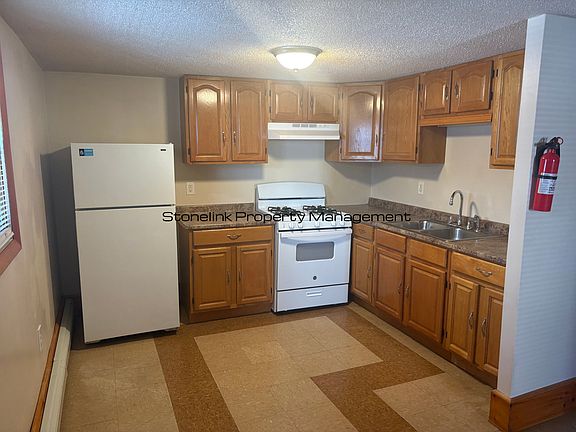 4th image of 204-212 Coe St #208-2