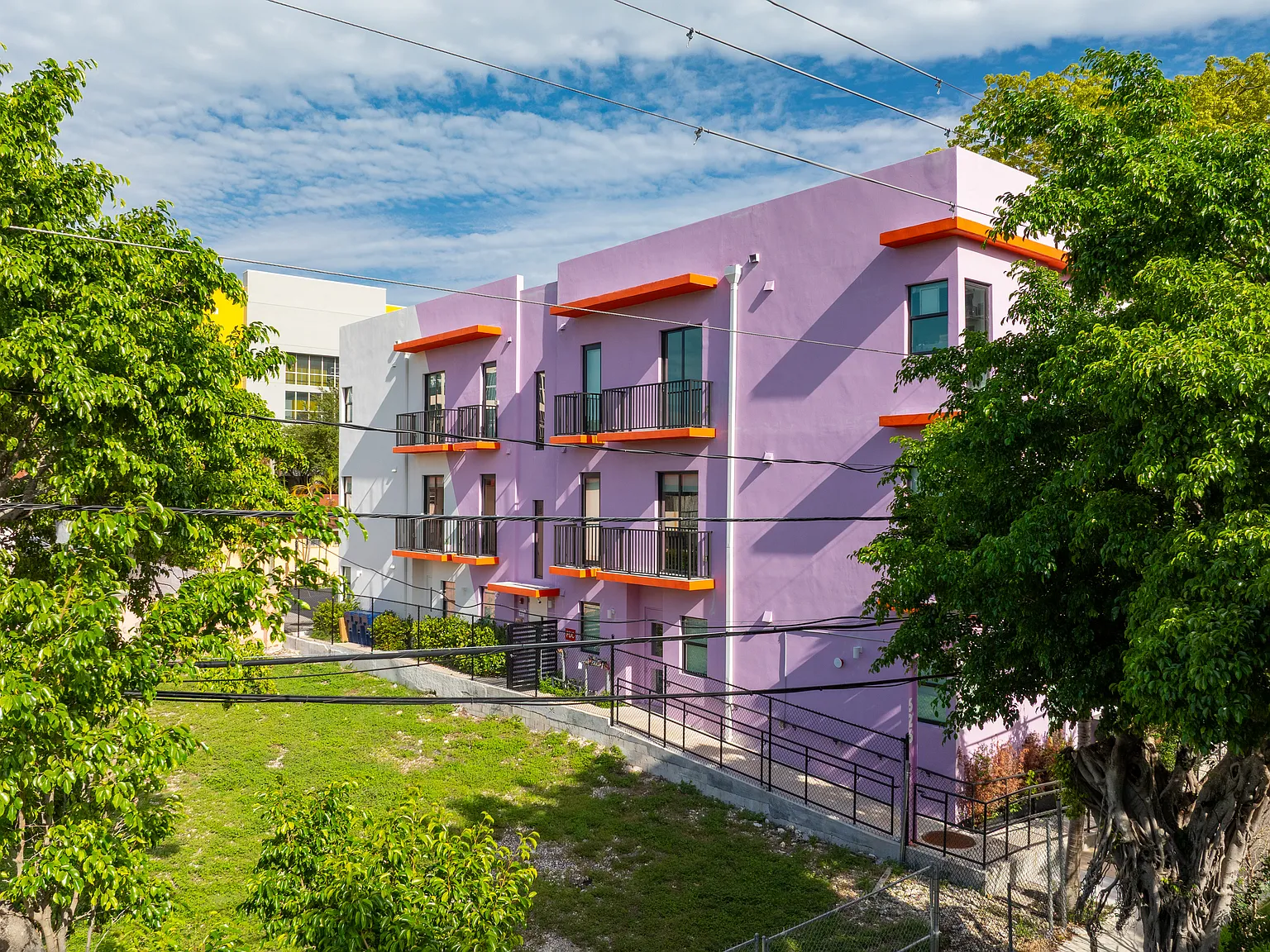 Plum Apartments — Photo 2
