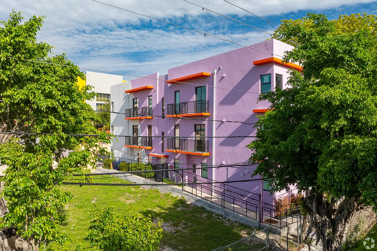Building Photo - Plum Apartments