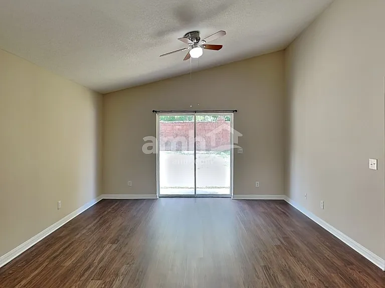 924 Burland Cir — Photo 7