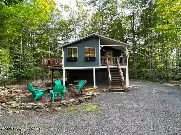 2089 Lehigh Dr, Pocono Lake, PA 18347