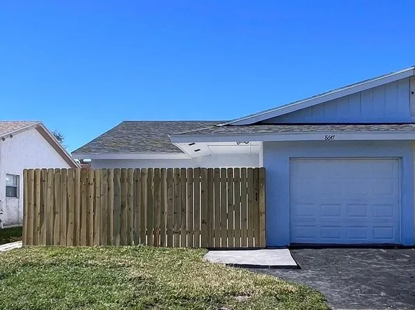 8647 Crater Terrace, Riviera Beach, FL 33403