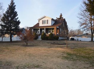 4721 Ringer Rd, Saint Louis, MO 63129