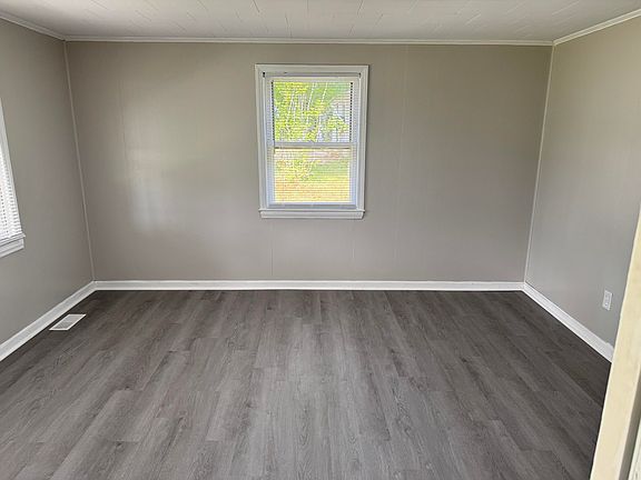 5th image of 128 Nelson Ave