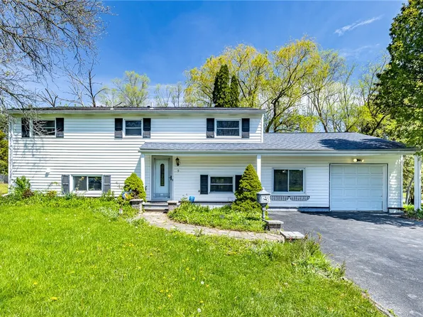 9 Amesbury Rd, Rochester, NY 14623