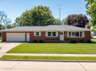 211 S Lark St, Oshkosh, WI 54902