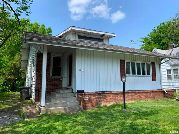 816 W Walnut St, Carbondale, IL 62901