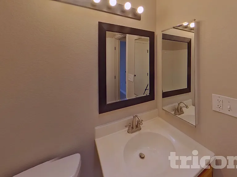 5696 Preminger Dr — Photo 11