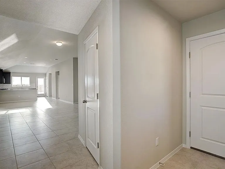 171 White Dunes Dr — Photo 3