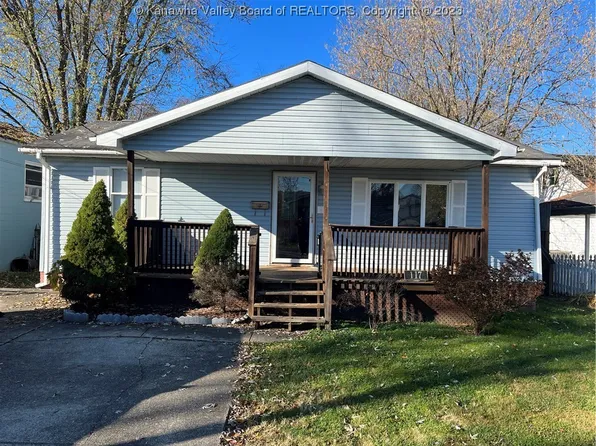 117 Circle Dr, Cross Lanes, WV 25313