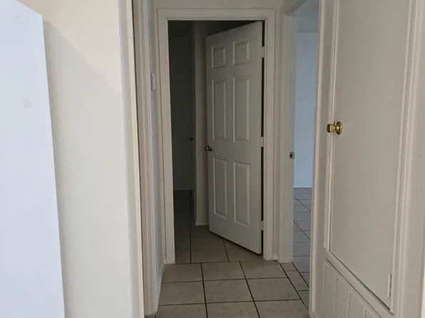 514 Garden Ln #1, Henderson, TX 75652