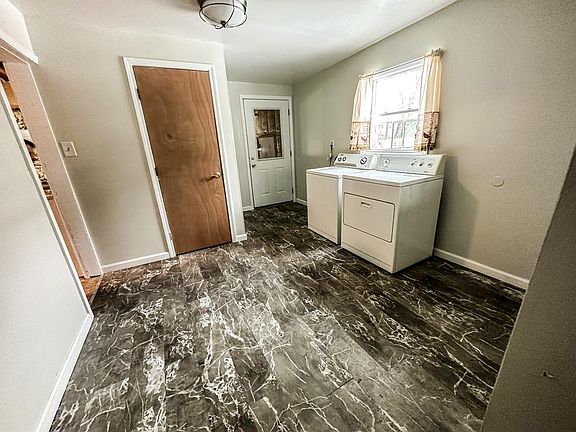 4th image of 21 Pine St