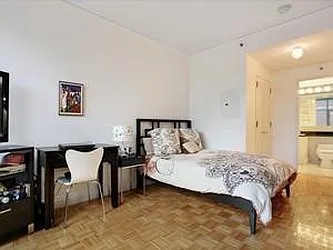 Rented by R New York
