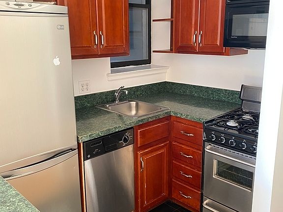 2nd image of 235 E 13th St APT 4N