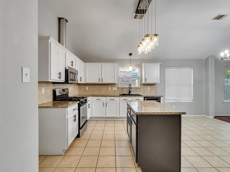 3417 Cypress Village Dr — Photo 10