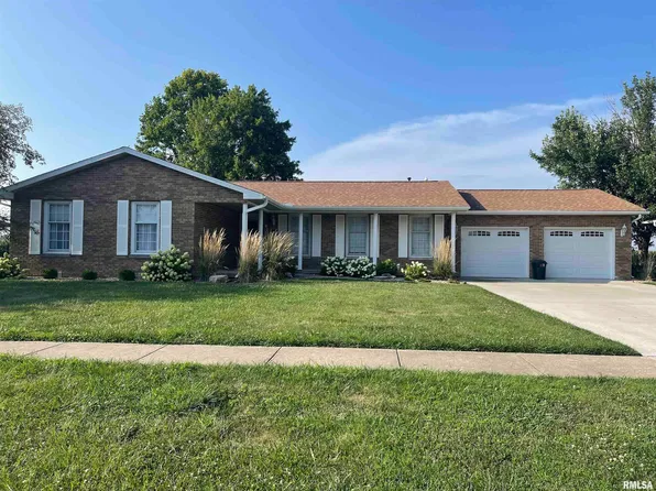 319 E Heights Ave, Taylorville, IL 62568