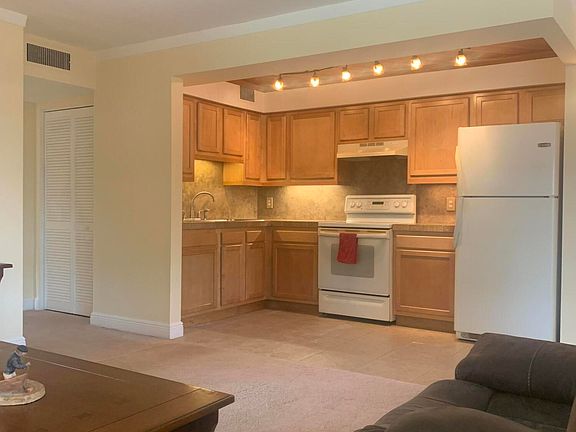 5th image of 1815 Fairview Villas Dr APT 1