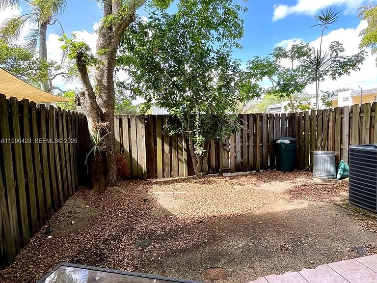 8423 SW 137th Ave #8423 — Photo 6