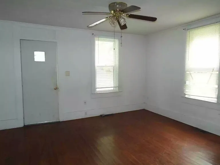 223 E Clara St — Photo 5