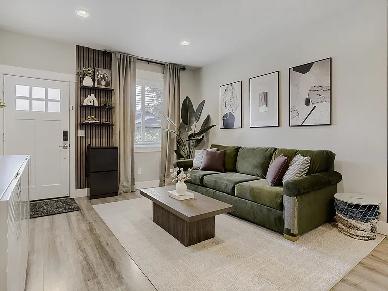 8573 SE Gray St — Photo 8