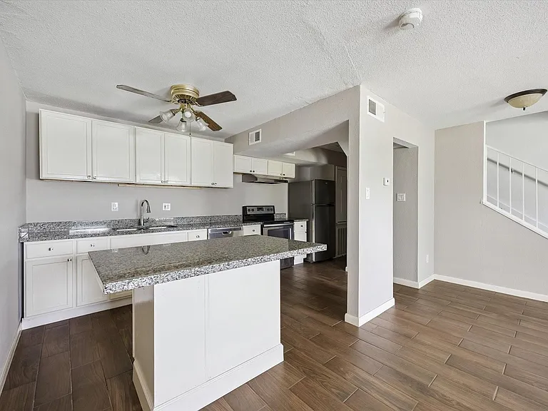 768 Memorial Mews St #1 — Photo 5