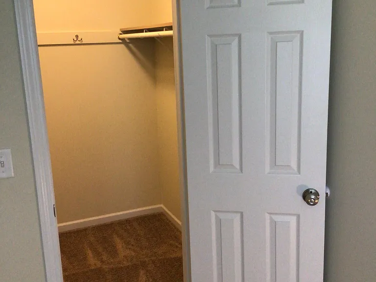 210 Glengarry Dr #2 — Photo 8