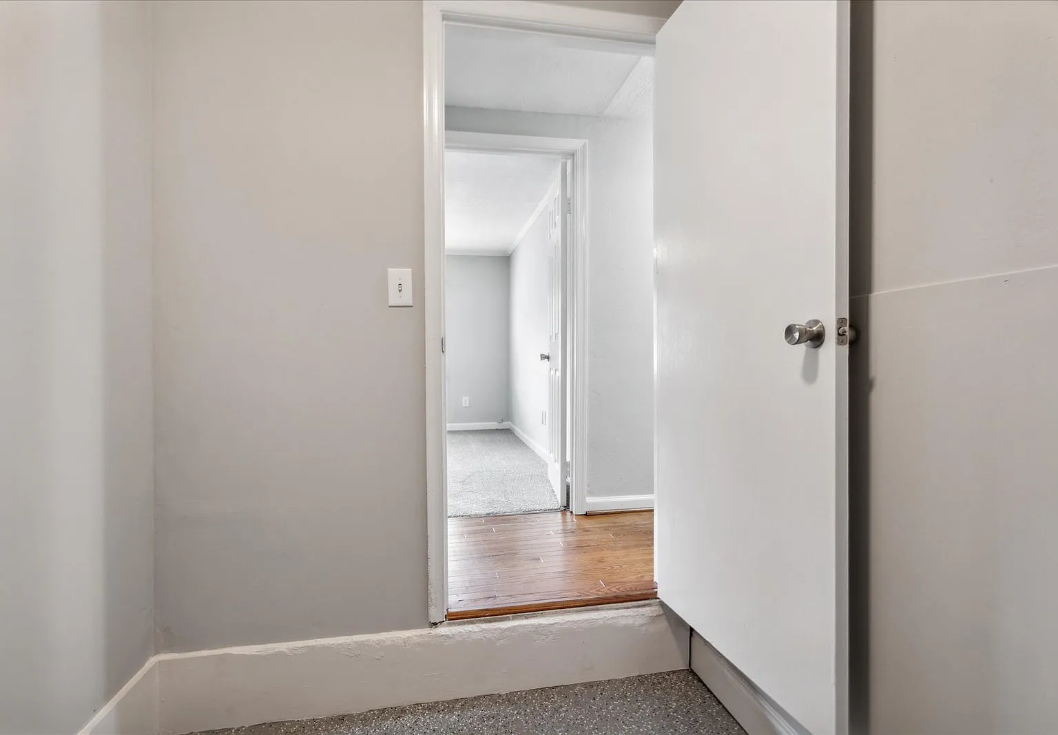 3 bed, 1253 sqft, $2,300 — Photo 1