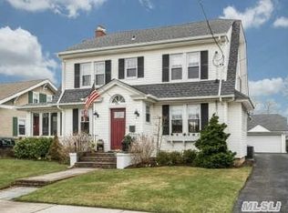 355 S Wellwood Ave, Lindenhurst, NY 11757