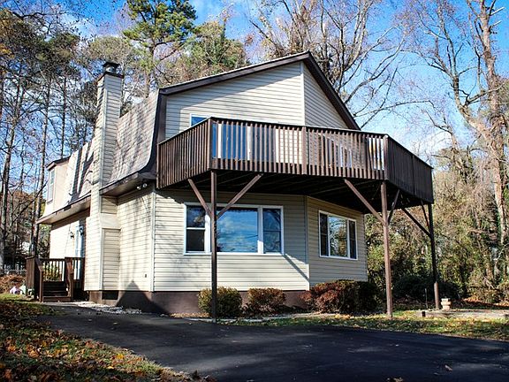 2nd image of 591 Lake Dr