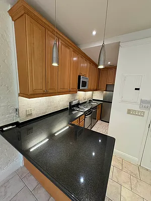 Rented by KNOCKKNOCK LLC | media 4