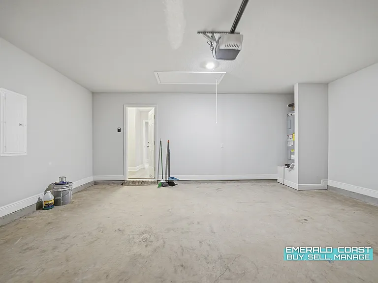 217 Baycliff Dr — Photo 16