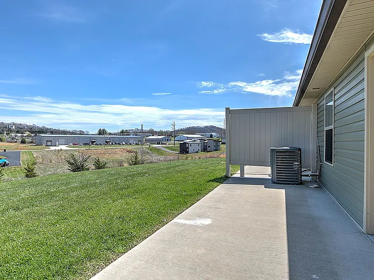 73 Sutter Pl — Photo 16