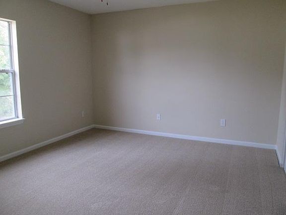 3rd image of 5142 Ballantine Dr