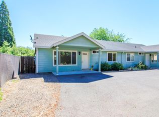 555 Linn Rd #B, Eagle Pt, OR 97524