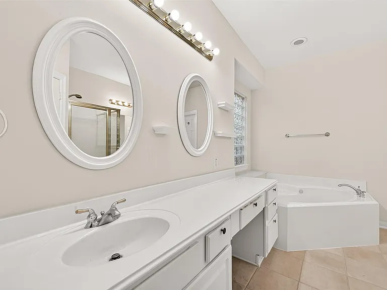 23734 Indian Hills Way — Photo 40