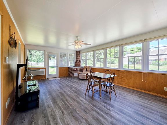 2nd image of 106 Valley View Dr