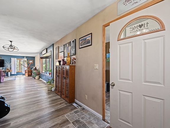 2nd image of 585 Balltown Rd