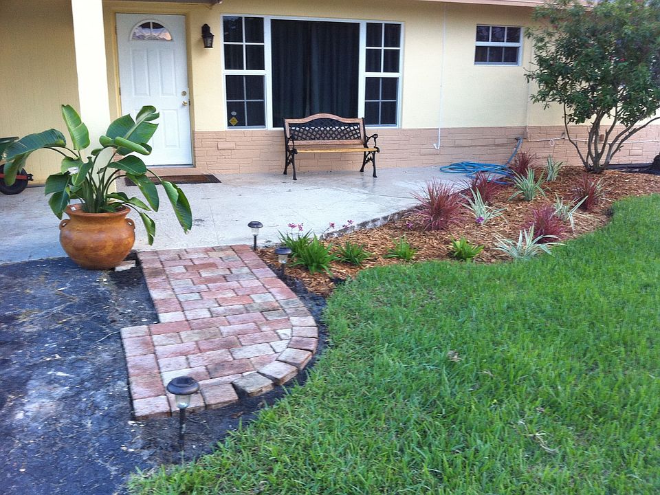 1st image of 1324 W River Dr