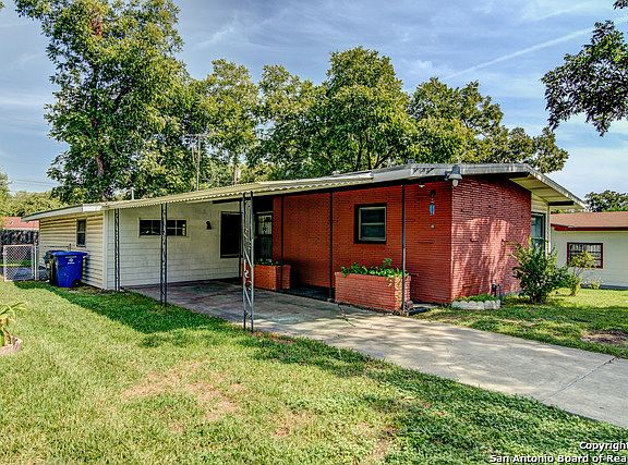 3rd image of 547 Gilbert Ln