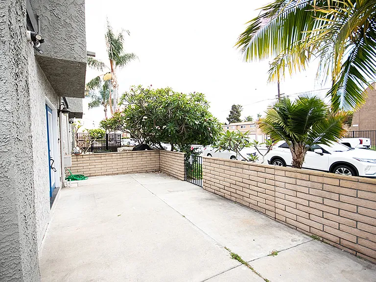 16821 Green Ln #B — Photo 4