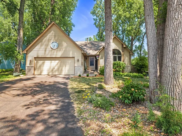 843 Windrow Dr, Little Canada, MN 55109