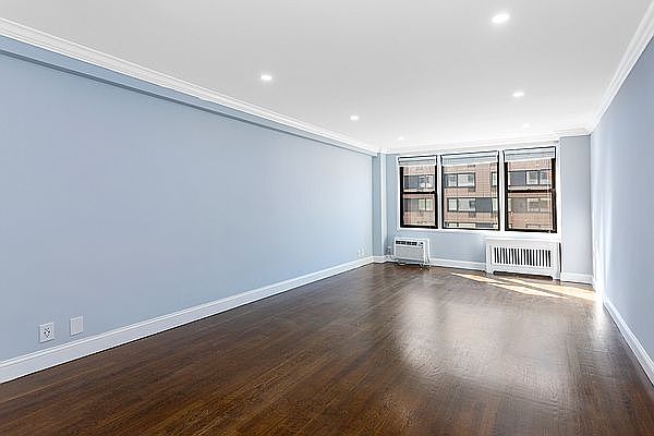 1st image of 333 E 34th St APT 11G