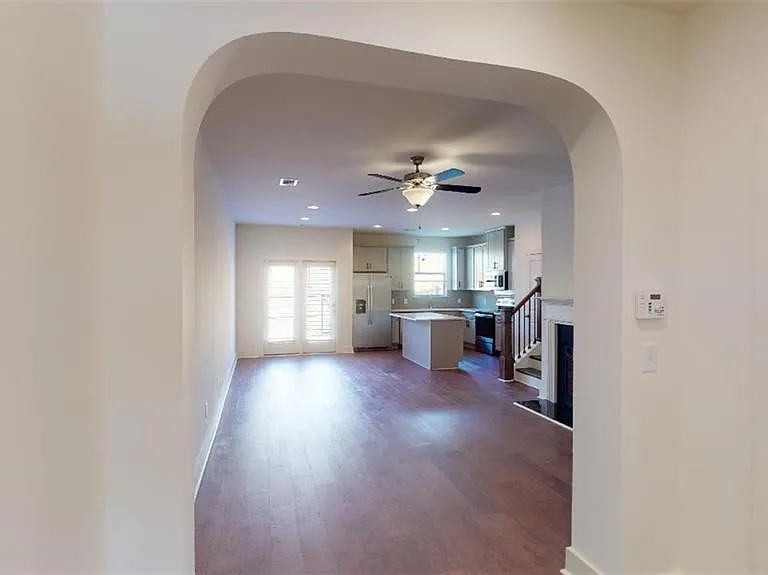 6414 Shalks Crossing Dr — Photo 4