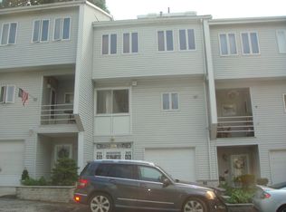 29 Grasmere Ct, Staten Island, NY 10305