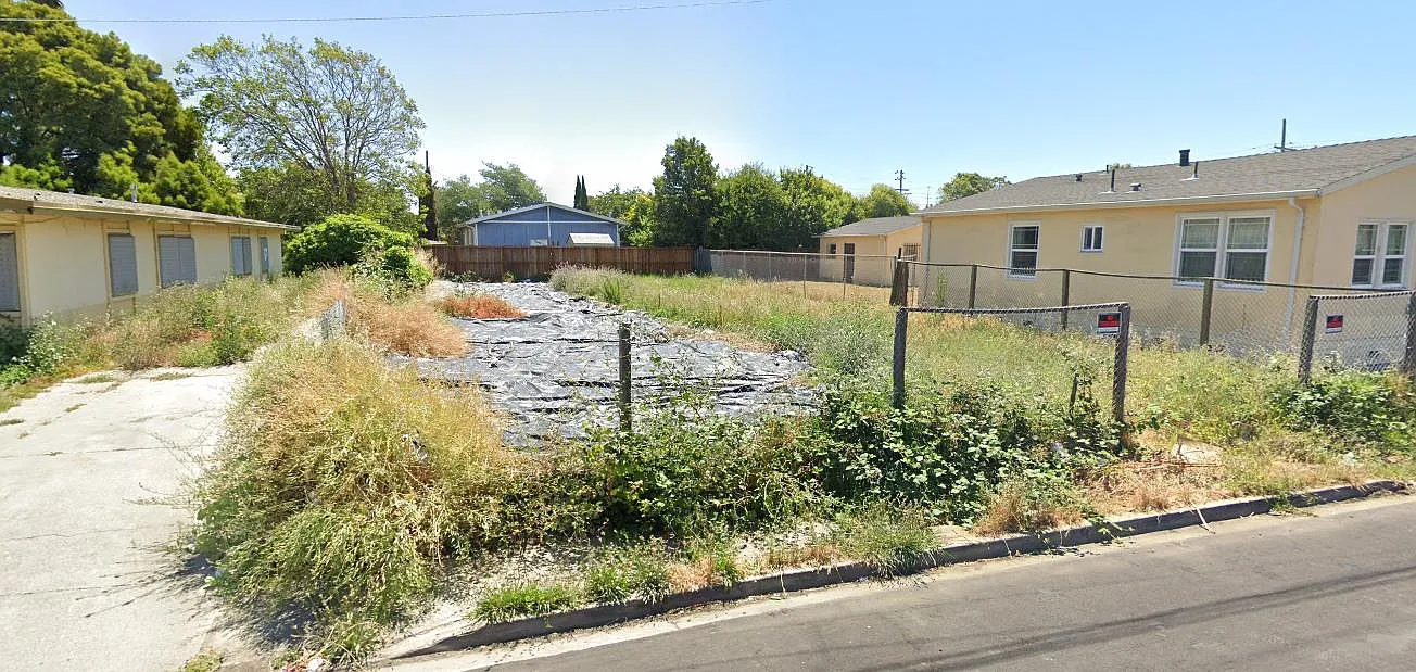 1828 Truman St photo 1