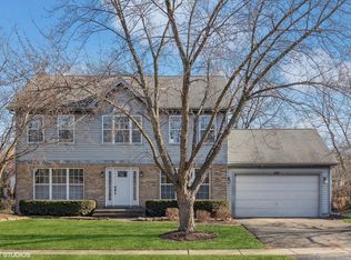 681 Brookstone Rd, Grayslake, IL 60030