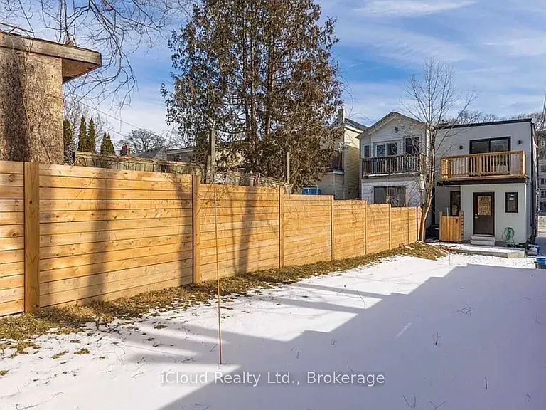 386 Coxwell Ave — Photo 23