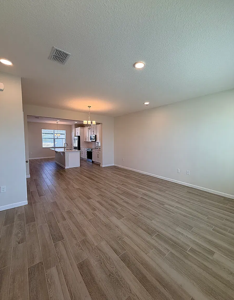 3 bed, 2.5 bath, 1691 sqft, $2,205 — Photo 2