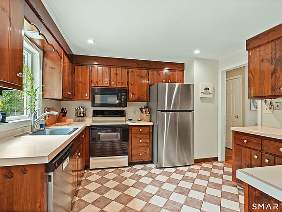 5th image of 109 Toddy Hill Road