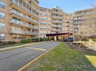 530 Valley Rd APT 4J, Montclair, NJ 07043